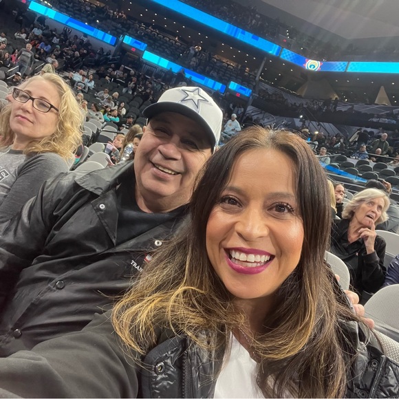 Meet your Posher, Jennifer - Picture 3 of 3